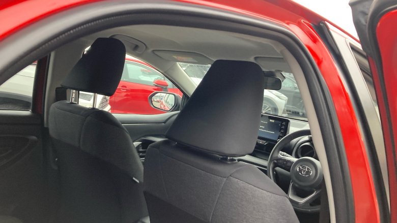 Toyota Yaris 1.5 Hybrid Design 5dr CVT Hybrid Hatchback